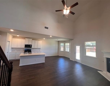 11240 Aspen Trail - Photo Thumbnail 4