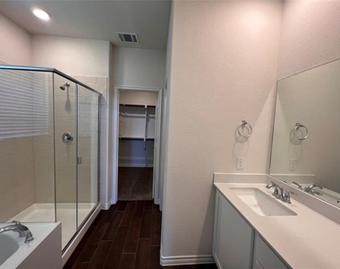 11240 Aspen Trail - Photo Thumbnail 19