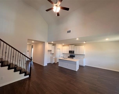 11240 Aspen Trail - Photo Thumbnail 6