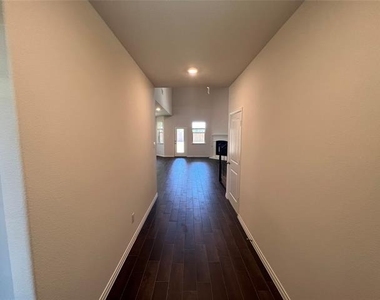 11240 Aspen Trail - Photo Thumbnail 3