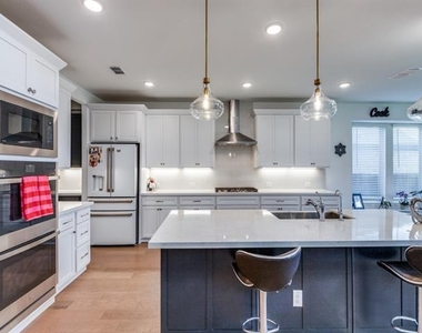 1701 Rain Lily Street - Photo Thumbnail 7