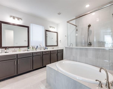 1701 Rain Lily Street - Photo Thumbnail 12