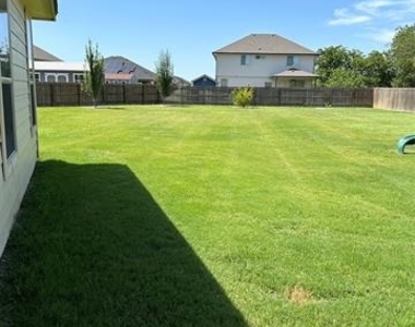 5301 Flatiron Drive - Photo Thumbnail 4