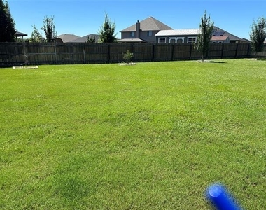 5301 Flatiron Drive - Photo Thumbnail 9