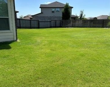 5301 Flatiron Drive - Photo Thumbnail 7