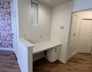 5303 N 7th Street - Photo Thumbnail 7