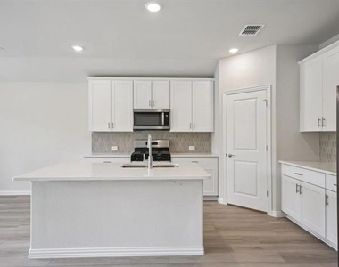 6400 Texas Ranger Trail - Photo Thumbnail 9