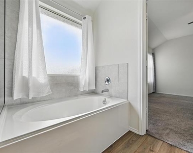 837 Amberwood Court - Photo Thumbnail 22