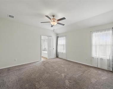837 Amberwood Court - Photo Thumbnail 17