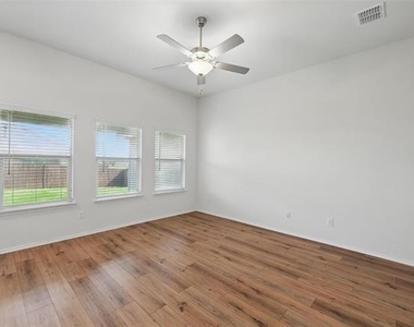 837 Amberwood Court - Photo Thumbnail 7