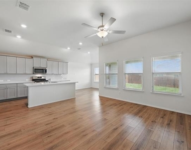 837 Amberwood Court - Photo Thumbnail 6