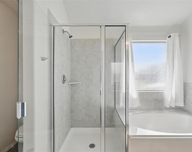 837 Amberwood Court - Photo Thumbnail 21