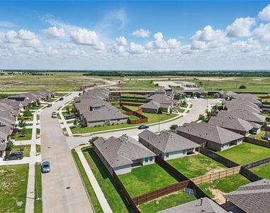 837 Amberwood Court - Photo Thumbnail 32