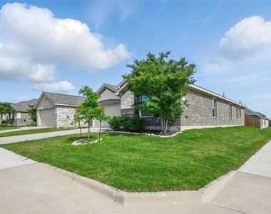 837 Amberwood Court - Photo Thumbnail 2
