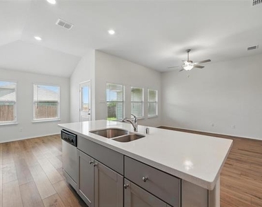 837 Amberwood Court - Photo Thumbnail 14