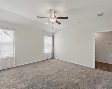 837 Amberwood Court - Photo Thumbnail 18