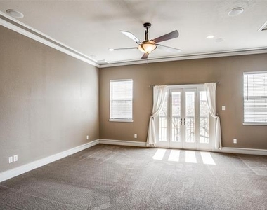 3405 Bryan Street - Photo Thumbnail 8