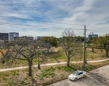 3405 Bryan Street - Photo Thumbnail 20
