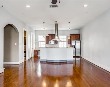 3405 Bryan Street - Photo Thumbnail 3