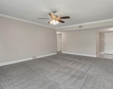 2223 Lockwood Drive - Photo Thumbnail 4