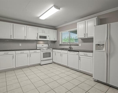 2223 Lockwood Drive - Photo Thumbnail 10