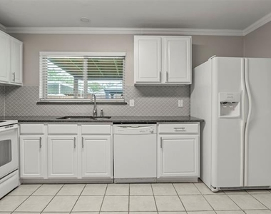 2223 Lockwood Drive - Photo Thumbnail 11