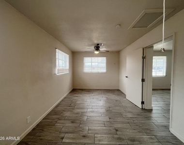 2233 E Wood Street - Photo Thumbnail 14
