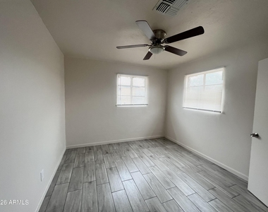 2233 E Wood Street - Photo Thumbnail 9