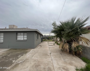2233 E Wood Street - Photo Thumbnail 2