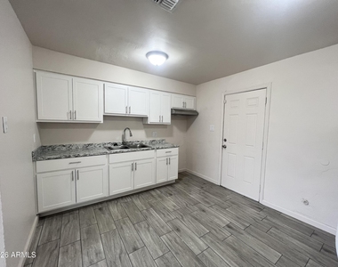 2233 E Wood Street - Photo Thumbnail 18