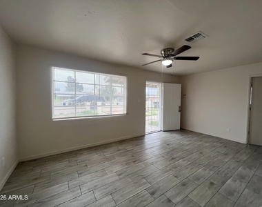 2233 E Wood Street - Photo Thumbnail 15