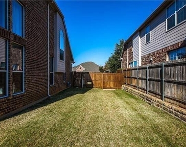 4533 Delaina Drive - Photo Thumbnail 11
