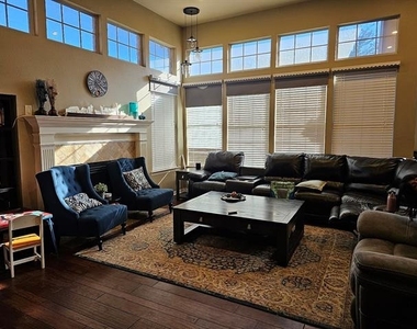 3300 Glenmoor Drive - Photo Thumbnail 8
