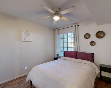 8625 E Belleview Place - Photo Thumbnail 6