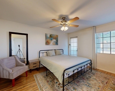 8625 E Belleview Place - Photo Thumbnail 9
