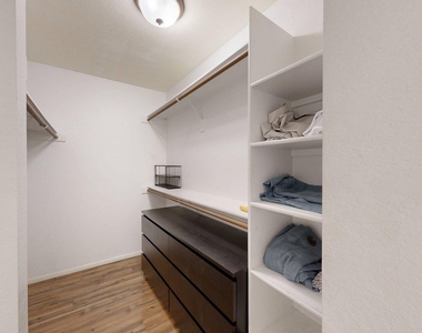8625 E Belleview Place - Photo Thumbnail 12