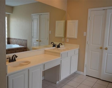 9320 Ponderosa Trail - Photo Thumbnail 18