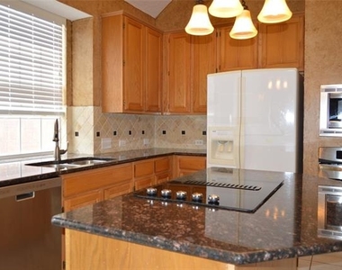 9320 Ponderosa Trail - Photo Thumbnail 10