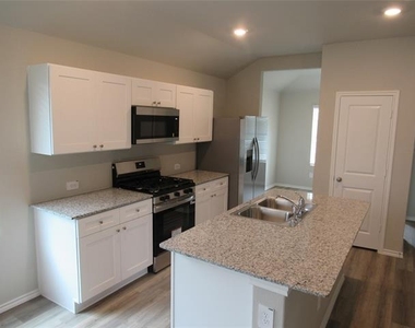 1612 Tin Roof Road - Photo Thumbnail 5