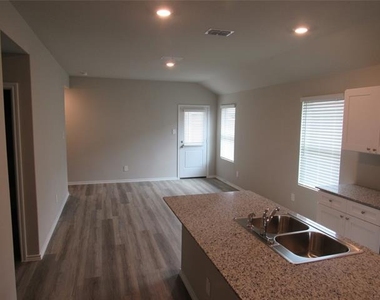 1612 Tin Roof Road - Photo Thumbnail 7