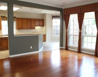 11000 Breezewood Drive - Photo Thumbnail 7
