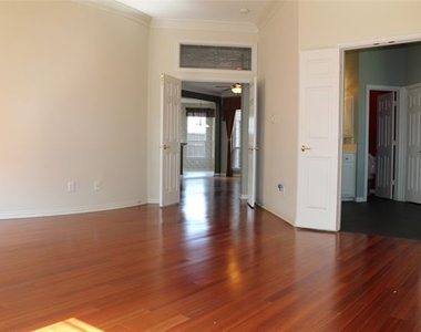 11000 Breezewood Drive - Photo Thumbnail 11