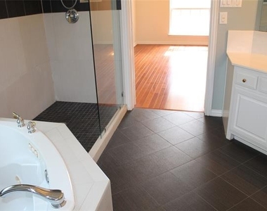 11000 Breezewood Drive - Photo Thumbnail 12