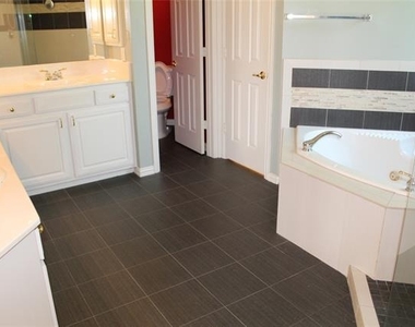 11000 Breezewood Drive - Photo Thumbnail 13