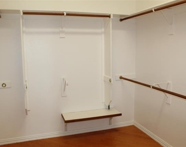 11000 Breezewood Drive - Photo Thumbnail 14