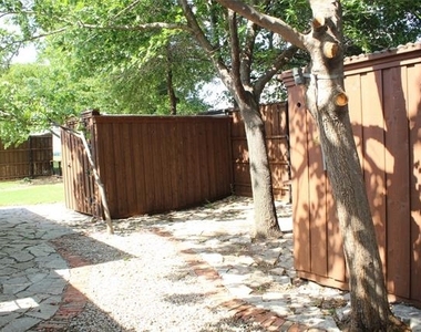 11000 Breezewood Drive - Photo Thumbnail 27