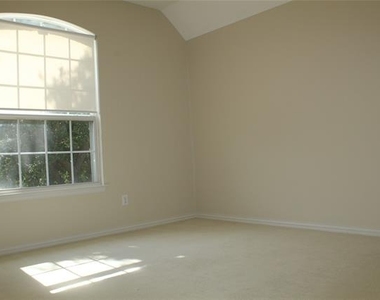 11000 Breezewood Drive - Photo Thumbnail 19