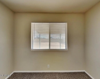 2031 N 83rd Drive - Photo Thumbnail 6