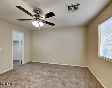 2031 N 83rd Drive - Photo Thumbnail 5