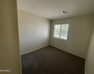 4725 E Goldfinch Gate Lane - Photo Thumbnail 6